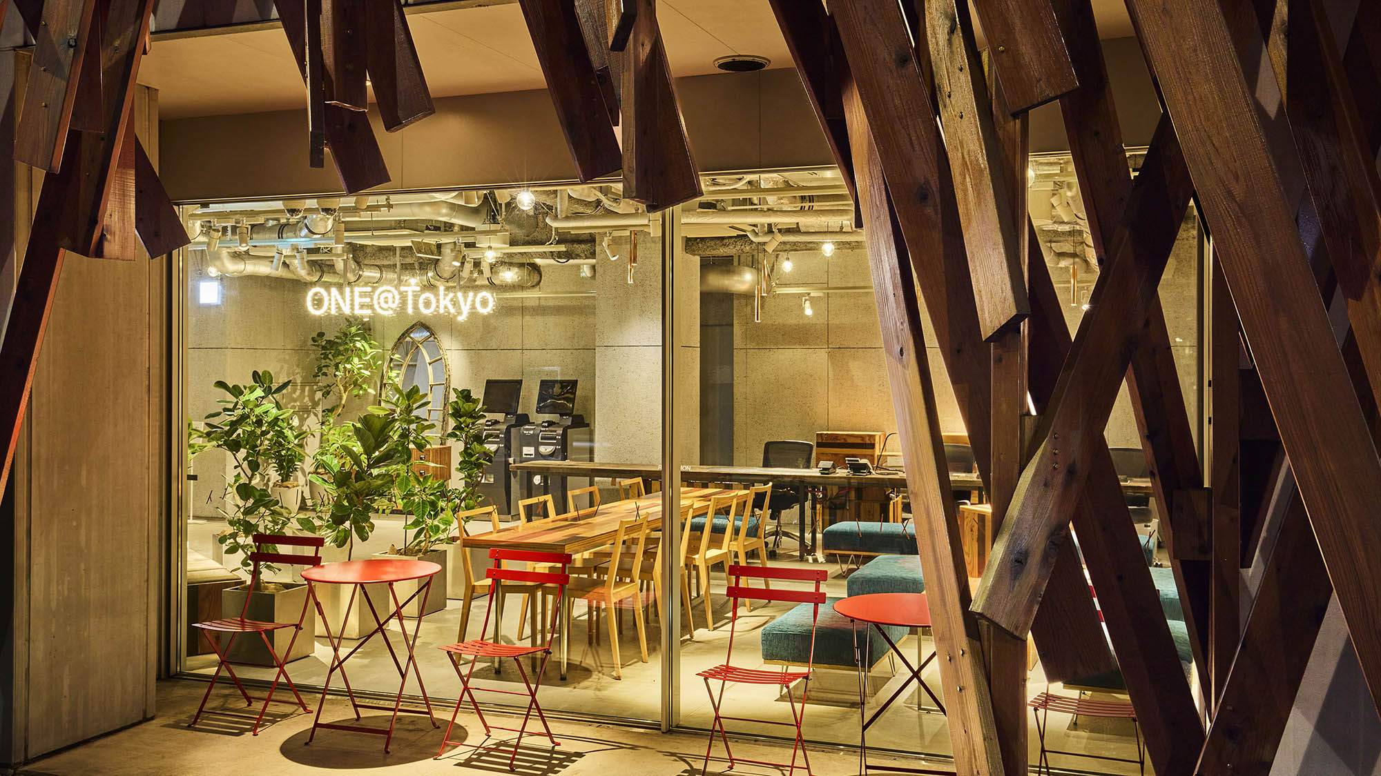 원 앳 도쿄 바이 인섬니아