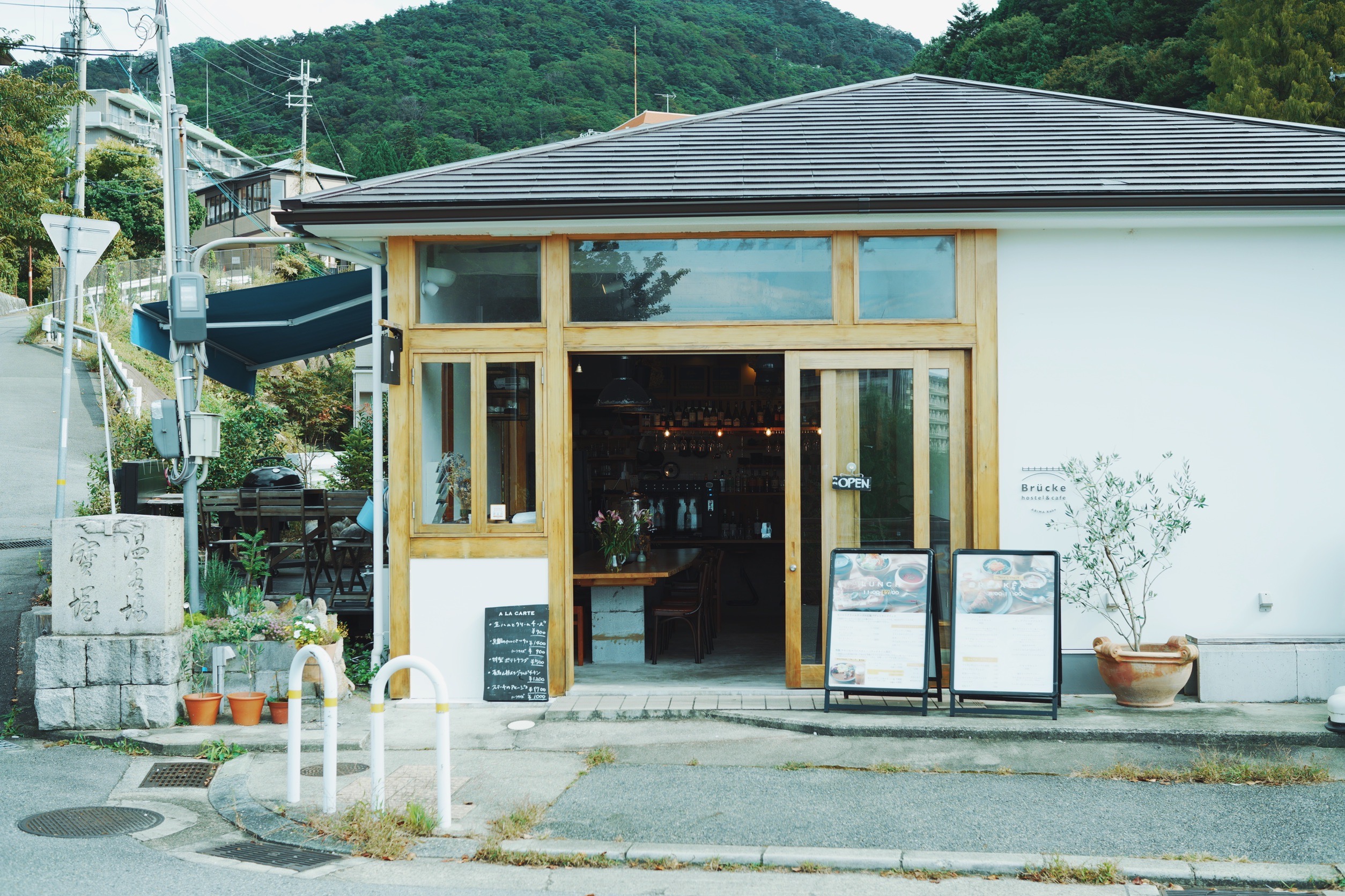 Brucke Hostel & Cafe Arima Kobe