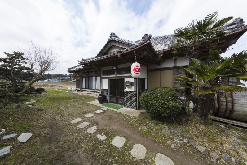 Tsubaki House