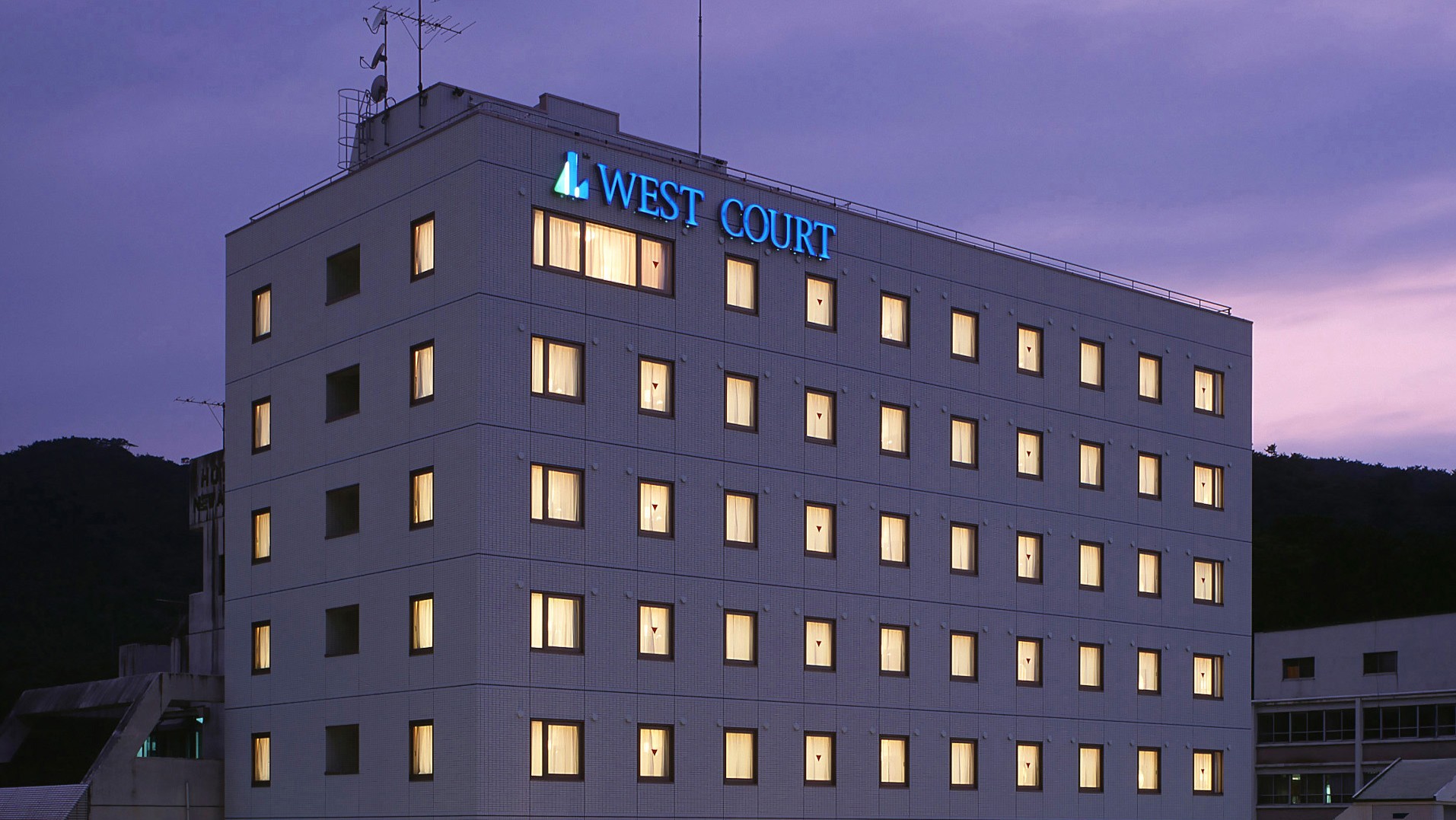 奄美大島奄美 West Court 飯店