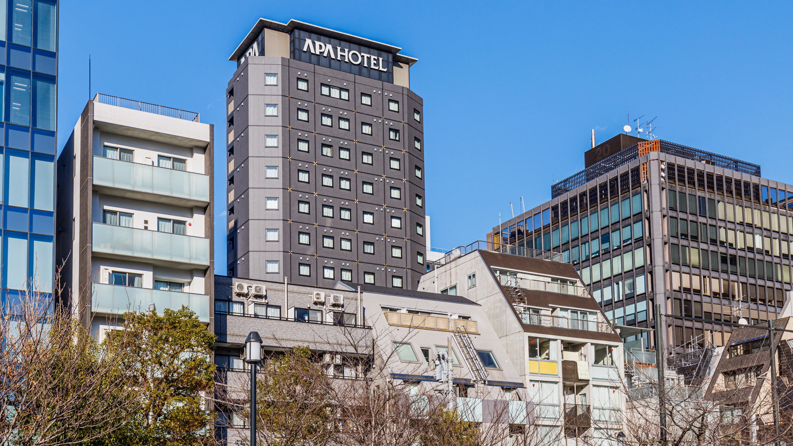 アパホテル〈新橋　虎ノ門〉