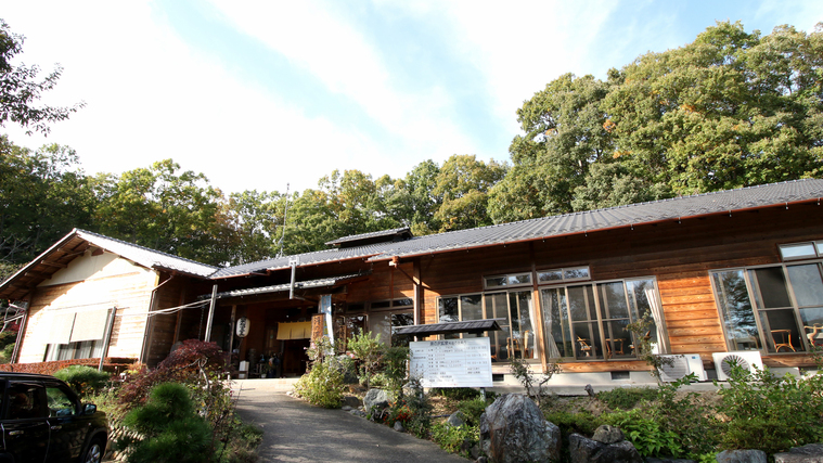 里山で過ごすひとときを　湯の澤鉱泉