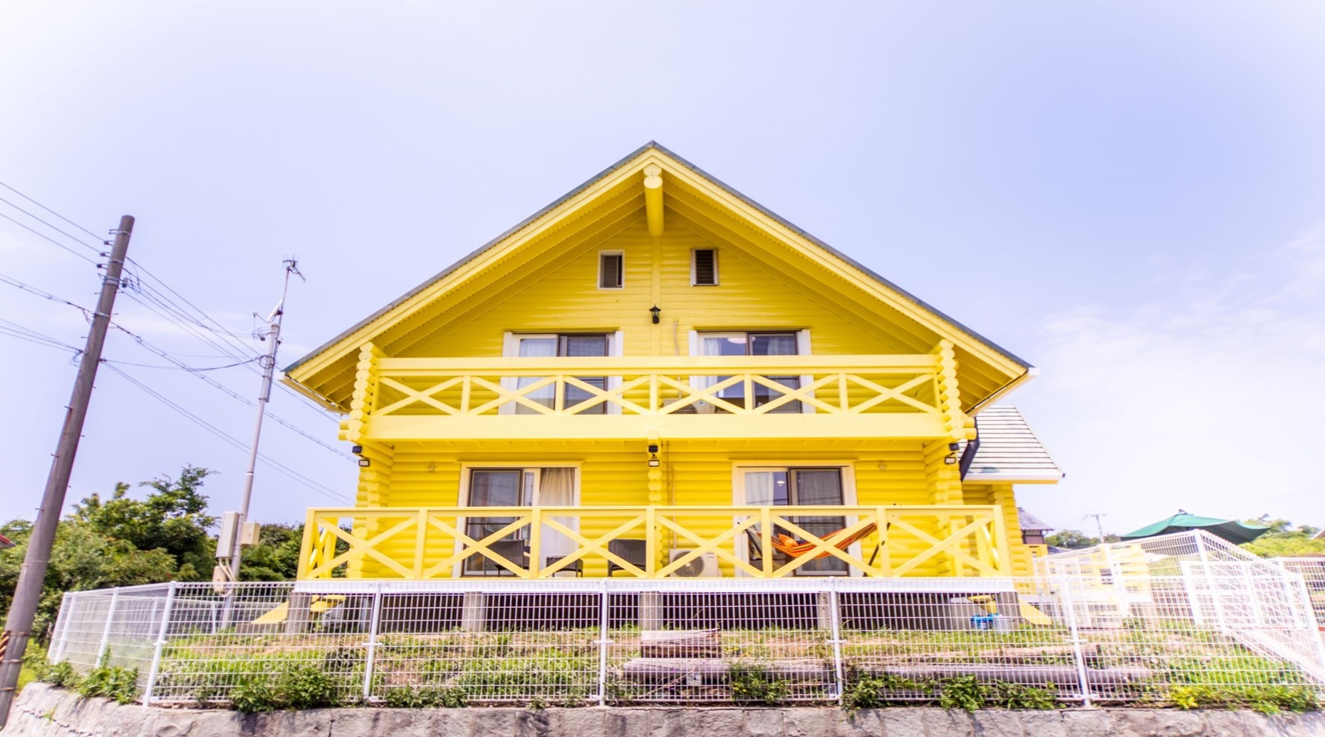 Awaji Large Log House in Goshiki