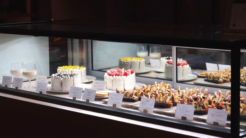 エクスクラメーションホテル(休日ビルヂング)