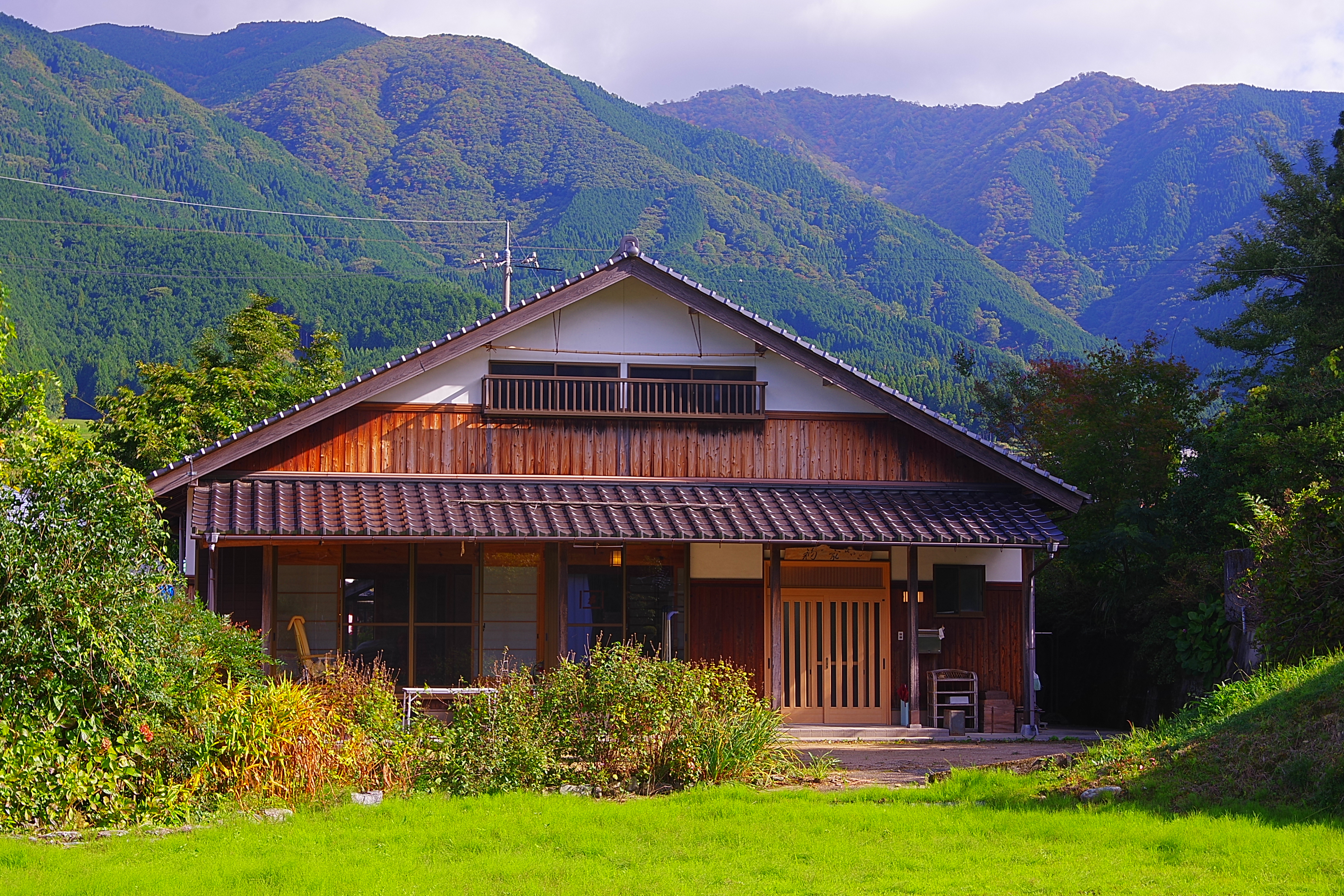 ＦＡＲＭ　ＲＥＳＯＲＴ　あわのわ　一棟貸しの宿　福屋