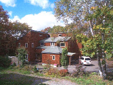 Country Inn The Colonial House