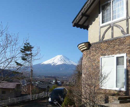 眺望富士山和河口湖高台旅館 CRESCENDO