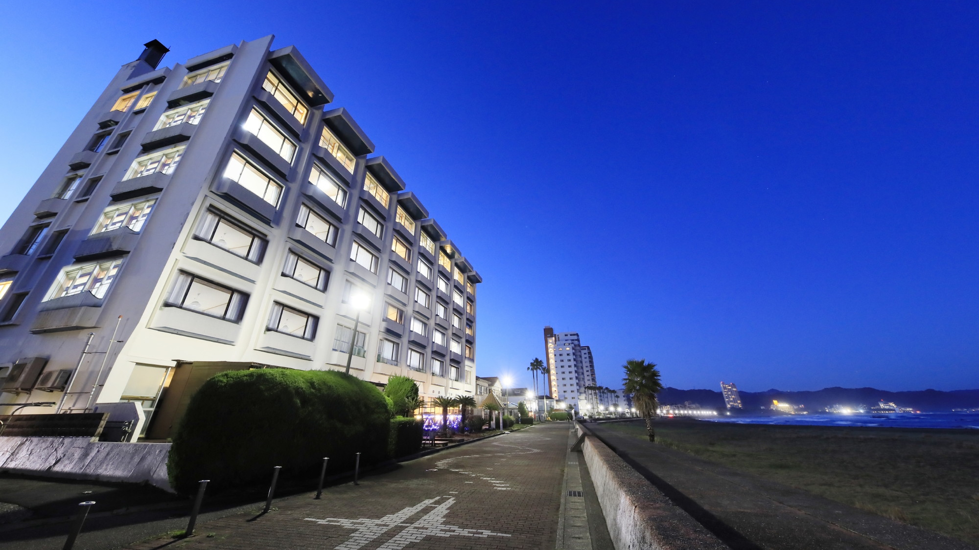 Kamogawa Universe Hotel