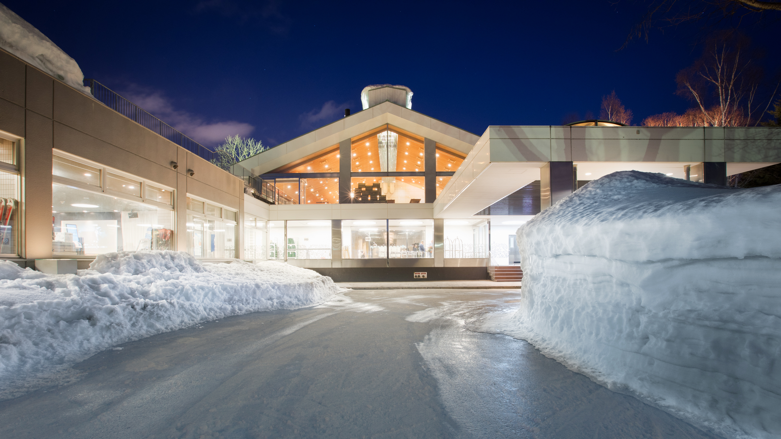 新雪谷东山温泉绿叶新雪谷村