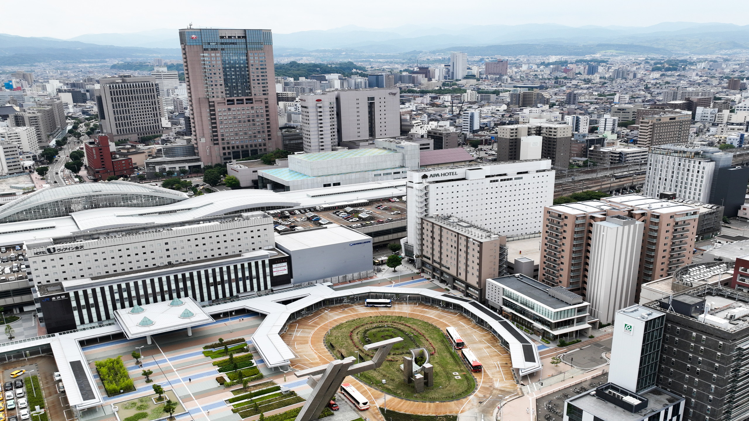 アパホテル〈金沢駅前〉