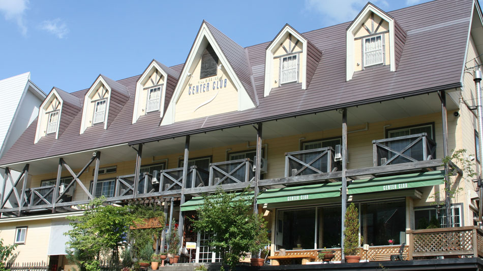Pet-friendly Hillside Inn Center Club