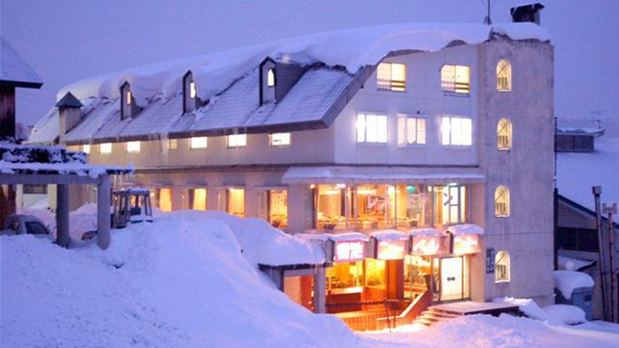 Hotel New Bernina (Nagano Suburbs|Hotels) - LIVE JAPAN