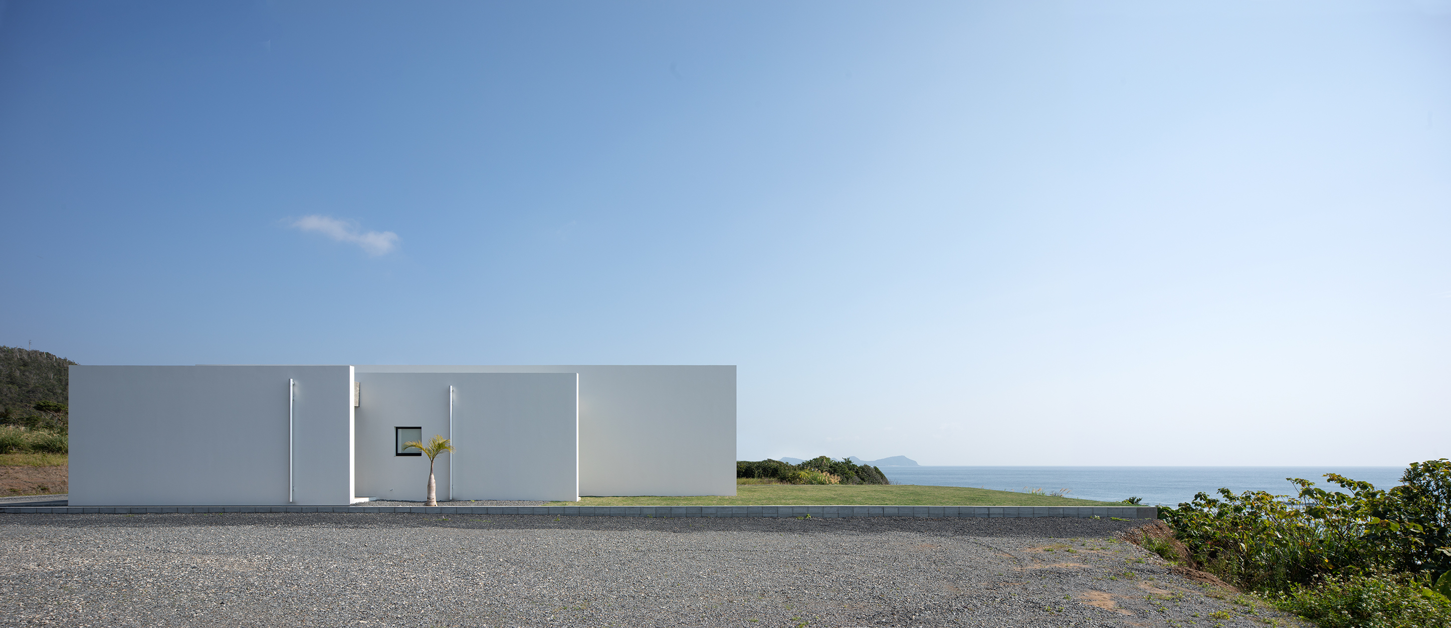 ＢＥＹＯＮＤ　ＴＨＥ　ＳＥＡ