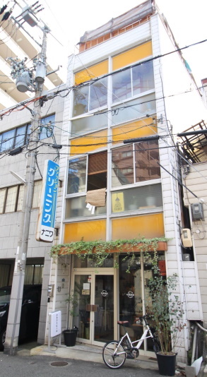 Ini. Kobe Hostel & Cafe/Bar