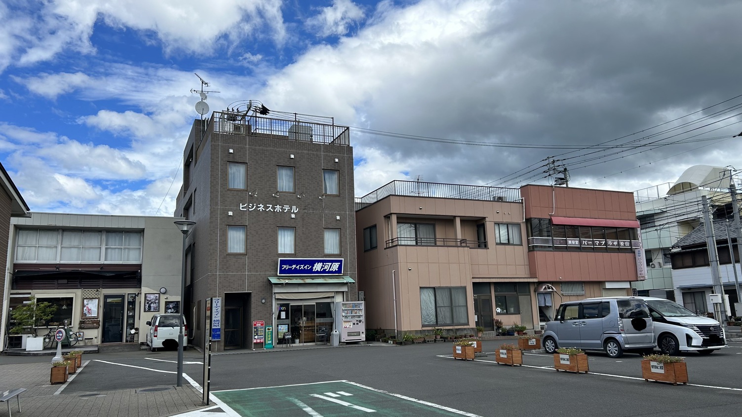 橫河原 Free Days Inn