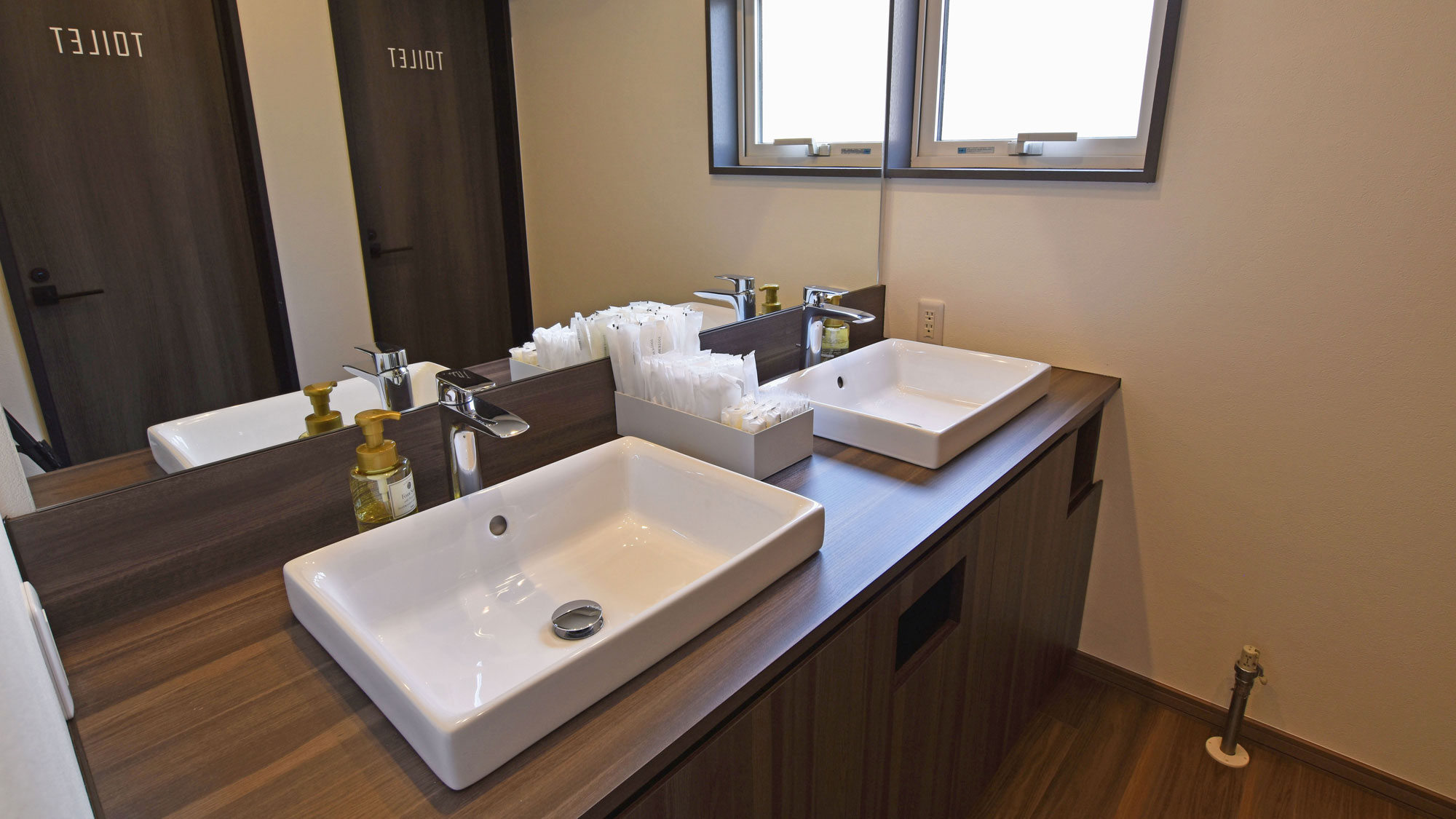 ＩＷＡＭＩＺＡＷＡ　雪の宿