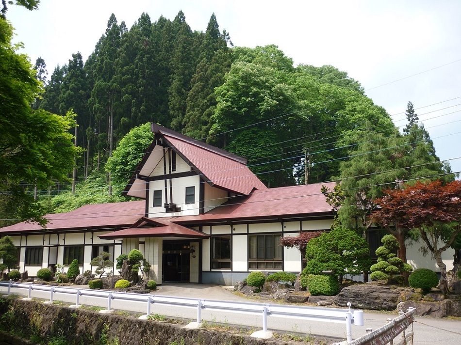Deep Sleep Hot Spring Inn Iwakura Onsen