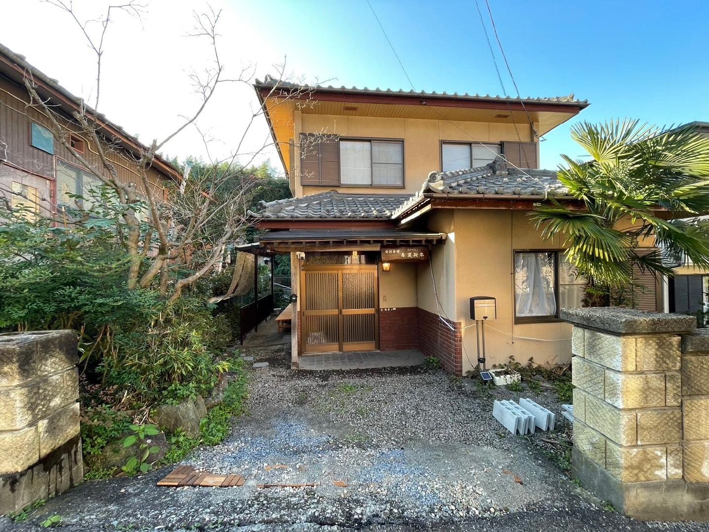 春夏秋冬四季出租旅馆