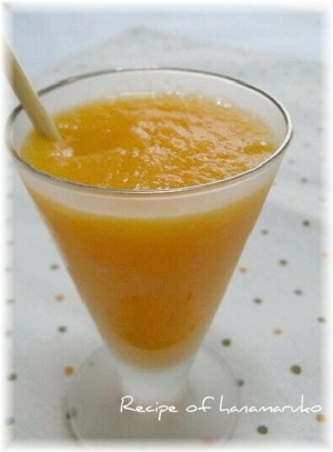 りんごとにんじん オレンジのミックスジュース レシピ 作り方 By はなまる子 楽天レシピ