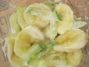 バナナときゅうりのヨーグルトサラダ レシピ 作り方 By Yukkiy8 楽天レシピ