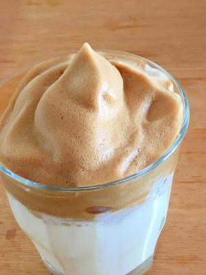 インスタントコーヒーで作る豆乳のダルゴナコーヒー レシピ 作り方 By Ahir 楽天レシピ