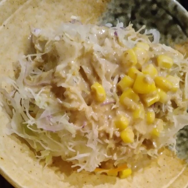 キャベツとコーンのサラダ