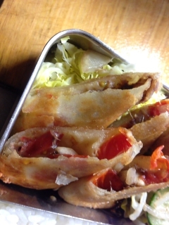 アンチョビとトマトの春巻き