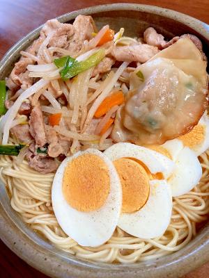 味千ラーメンで作る卵 豚野菜炒め 餃子ラーメン レシピ 作り方 By 水玉模様 楽天レシピ