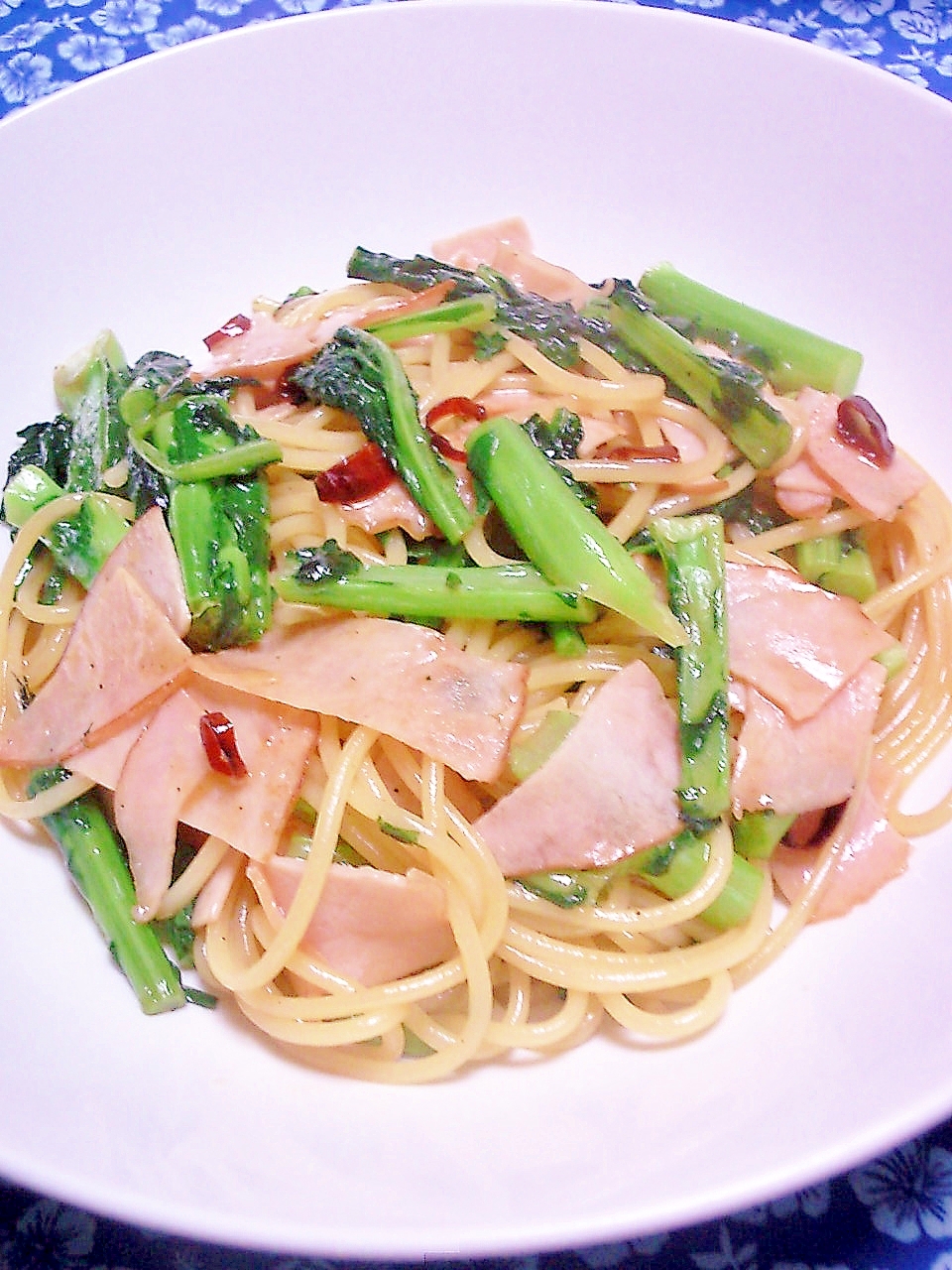 ハムが入ったのらぼう菜のパスタ