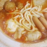 残りおでんの★トマト煮込みうどん
