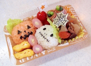 幼稚園弁当 キャラ弁 ハロウィンおにぎりと蜘蛛の巣 レシピ 作り方 By Ma Kun0902 楽天レシピ