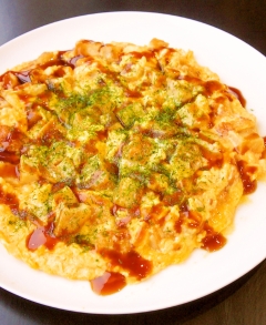 ふんわり美味しい☆さつま揚げのお好み焼き風オムレツ