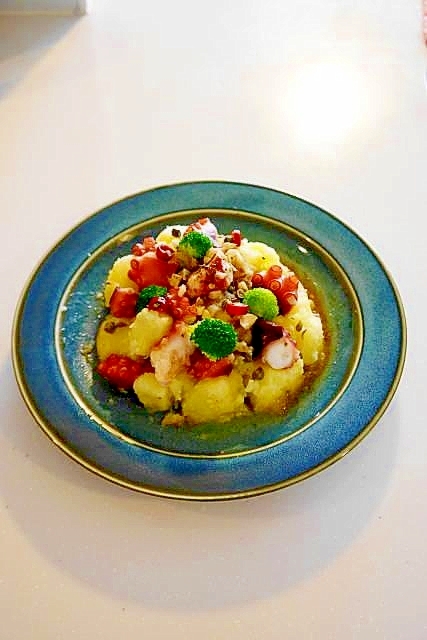 白ワインに合う！タコとアンチョビのポテトサラダ