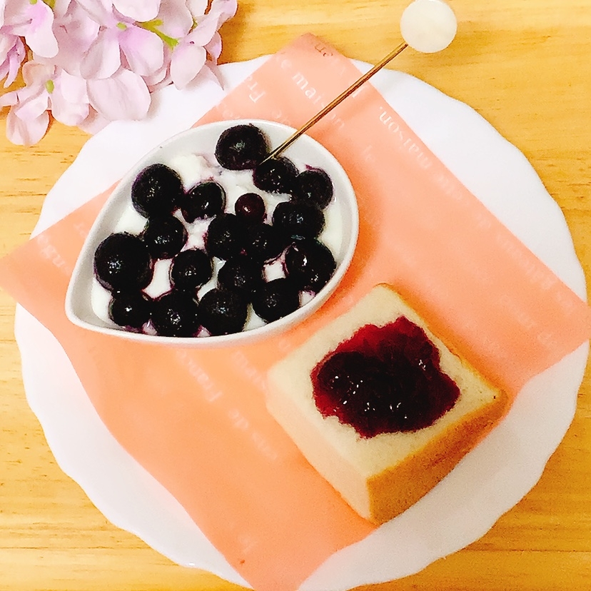 お鍋でコトコト❤️冷凍ブルーベリーでジャム