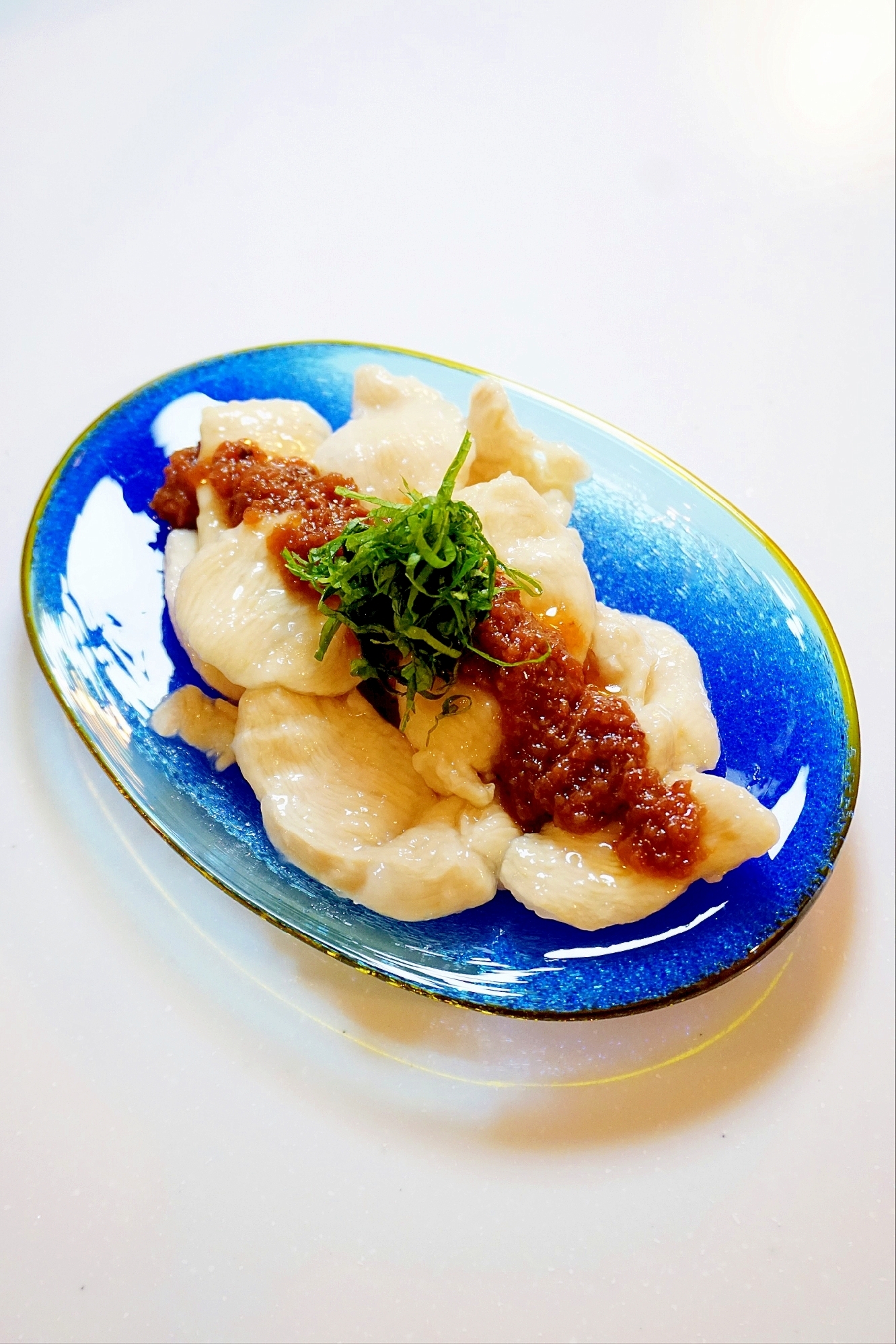 ツルン食感が病みつきに！水晶鶏の梅肉ソースがけ