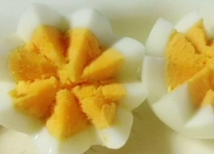 つるんと綺麗なゆで卵で お花の卵を作ろう レシピ 作り方 By V