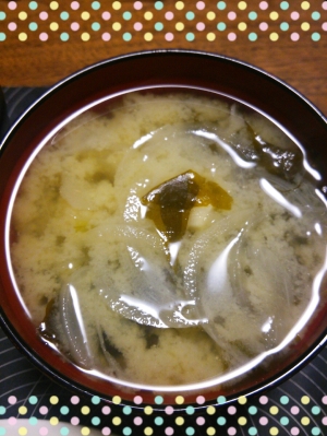 生ワカメと玉ねぎのお味噌汁 信州味噌 レシピ 作り方 By Emi S