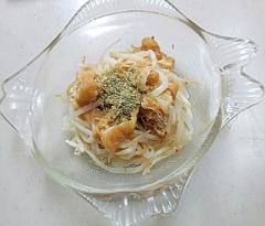 レンジで簡単！もやしと油揚げの胡麻和え