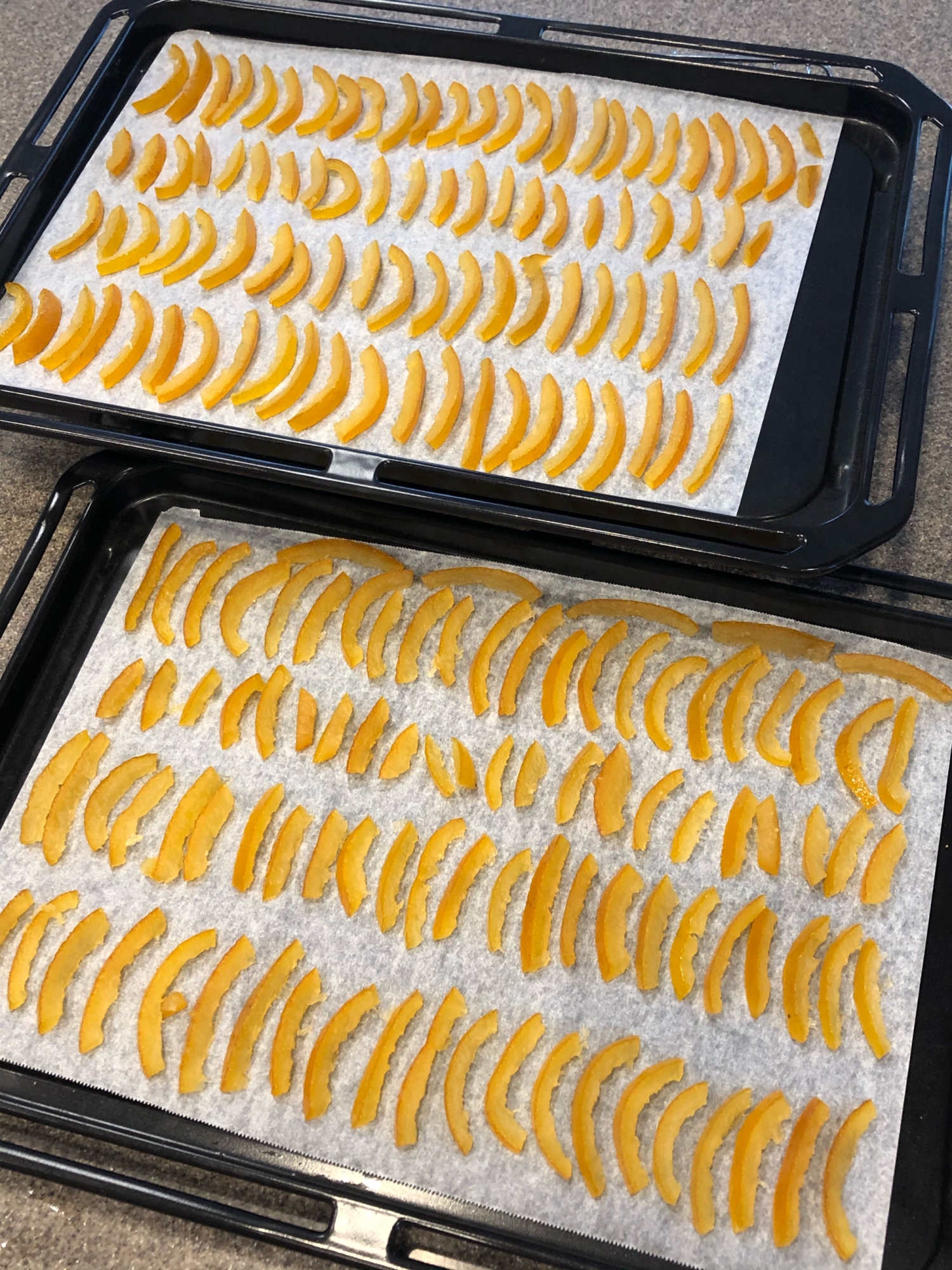 天板に並んだはっさくピール