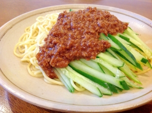 手軽にできる 赤味噌で作るジャージャー麺風 レシピ 作り方 By クロッチェ 楽天レシピ