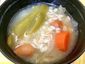 ピーマンと人参のもち麦スープ レシピ 作り方 By まゆぱとら 楽天レシピ
