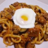 鶏肉となすのミートソースうどん