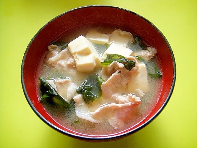 9. 豆腐と豚肉わかめの味噌汁