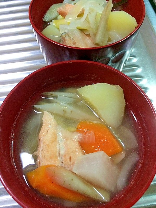 北海道旨みたっぷり♪鮭のアラで三平汁* 味噌仕立て