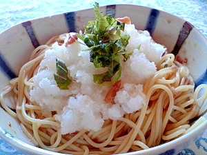 たっぷり大根おろしが乗った梅パスタ