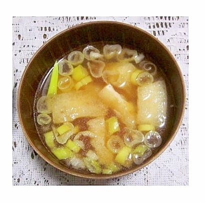 ねぎと油揚げの冷やし味噌汁（鰹だし）