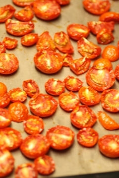 セミドライトマト