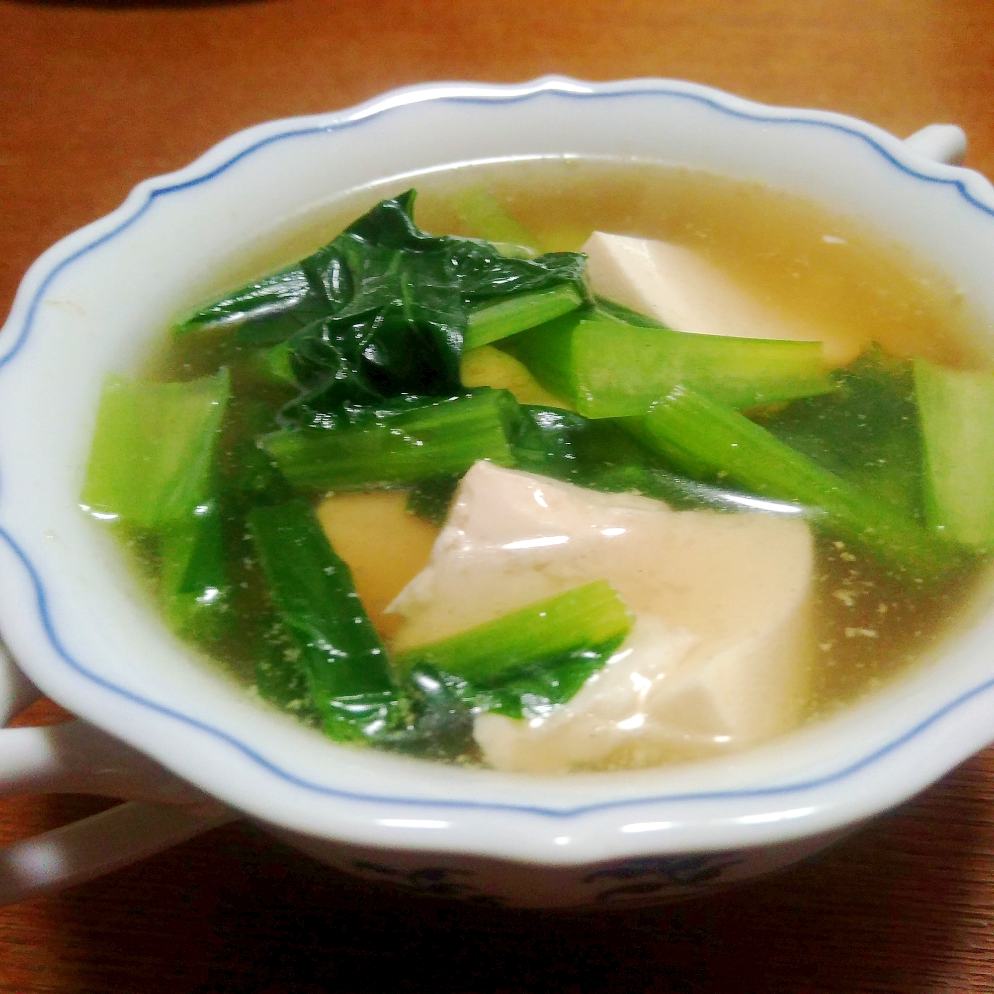 豆腐と小松菜の中華スープ