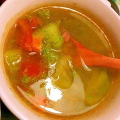 胡瓜とトマトと雑穀の具沢山韓国風スープ