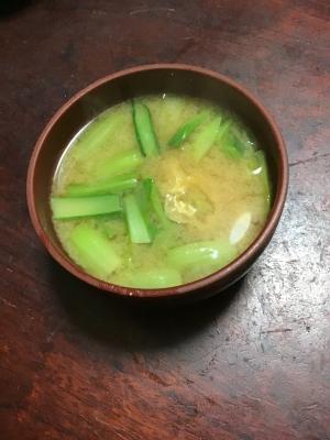 小松菜の酒粕入り味噌汁 レシピ 作り方 By とりあえず乾杯 楽天レシピ